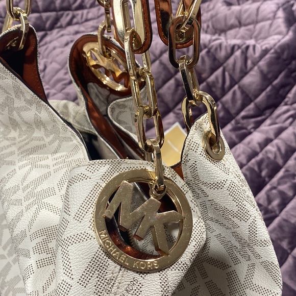 Michael Kors purse - Picture 3 of 9